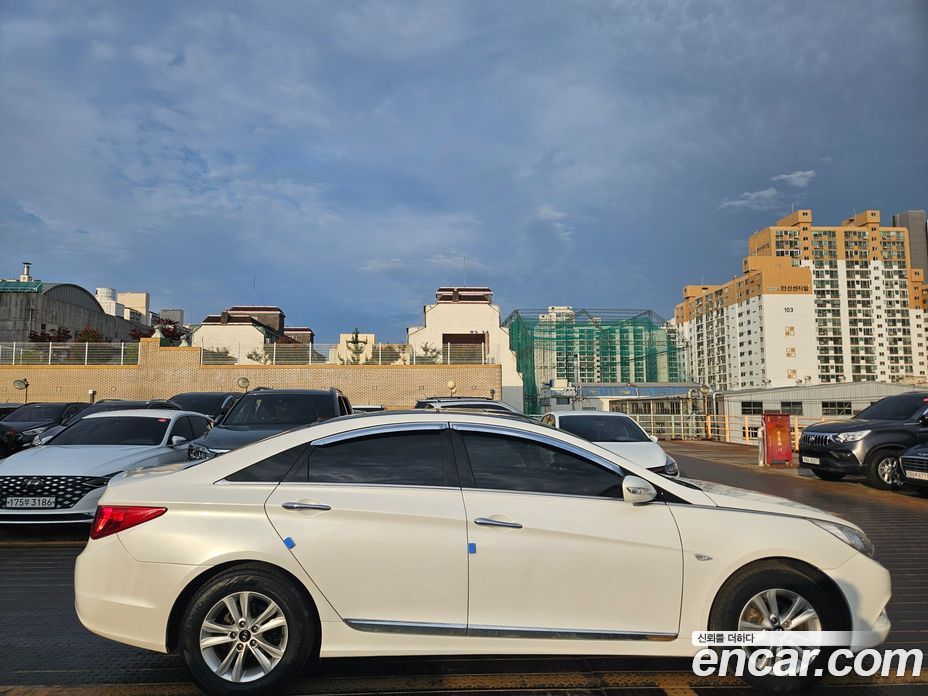 Hyundai Sonata (YF) фото 7