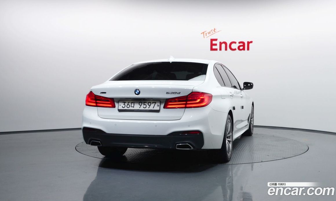 BMW 5-Series (G30) фото 4