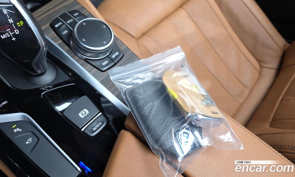 BMW 5-Series (G30) фото 17