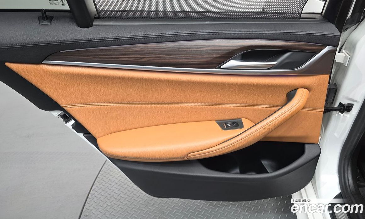 BMW 5-Series (G30) фото 28