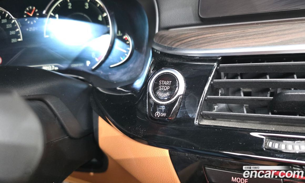 BMW 5-Series (G30) фото 39