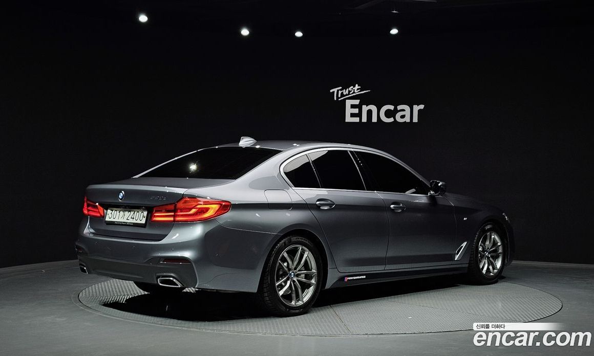 BMW 5-Series (G30) фото 2