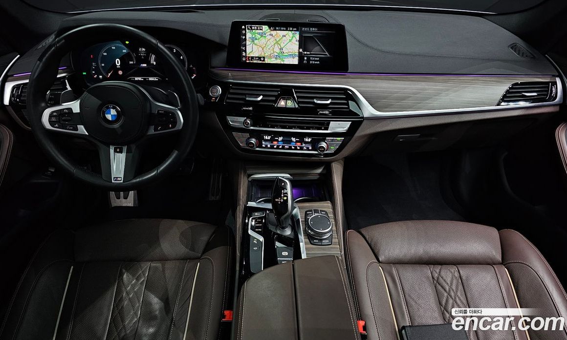 BMW 5-Series (G30) фото 7