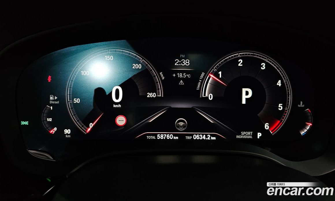 BMW 5-Series (G30) фото 8