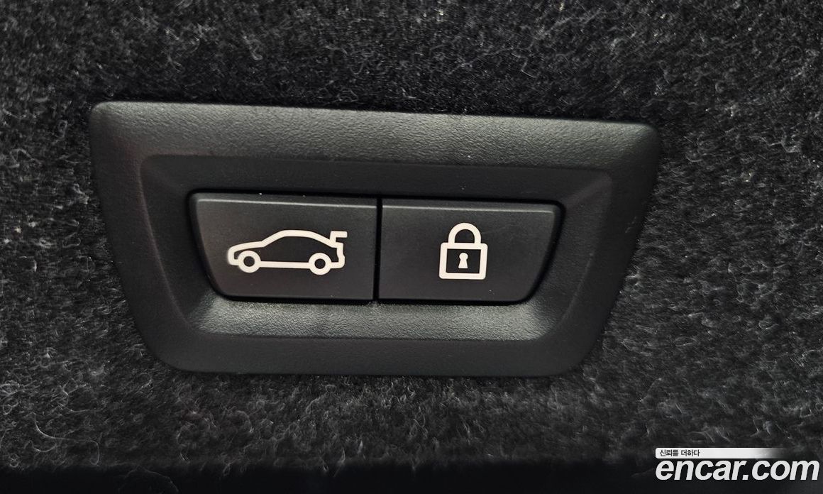 BMW 5-Series (G30) фото 33