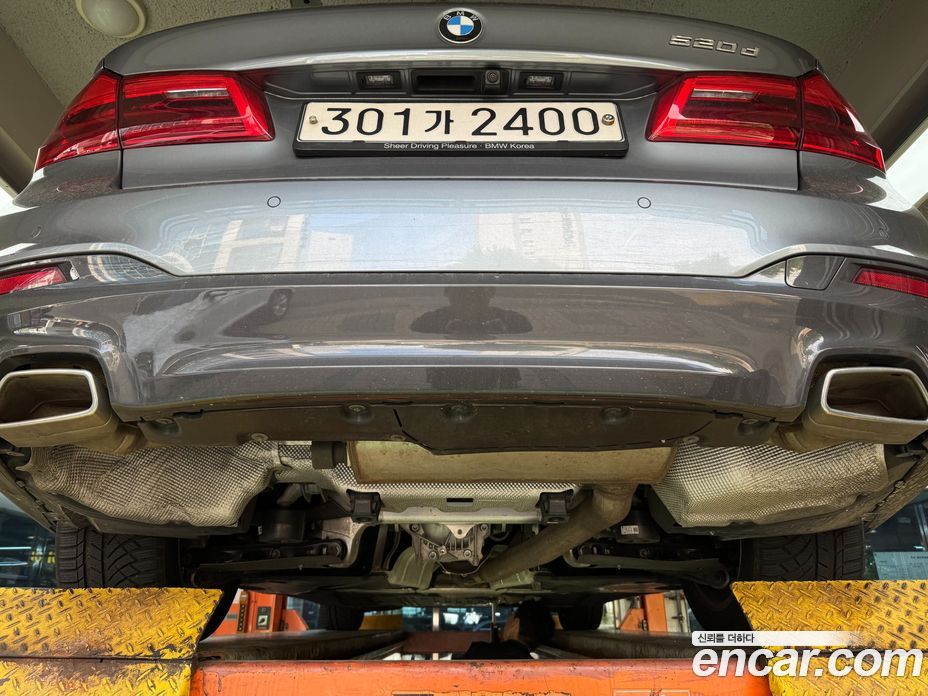 BMW 5-Series (G30) фото 36