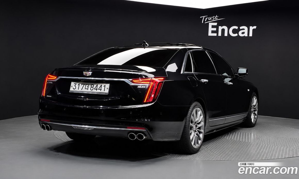 Cadillac CT6 фото 2