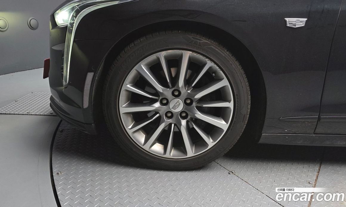 Cadillac CT6 фото 5