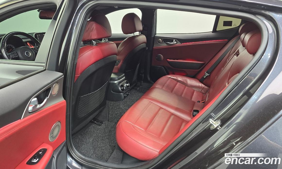 Kia Stinger фото 11