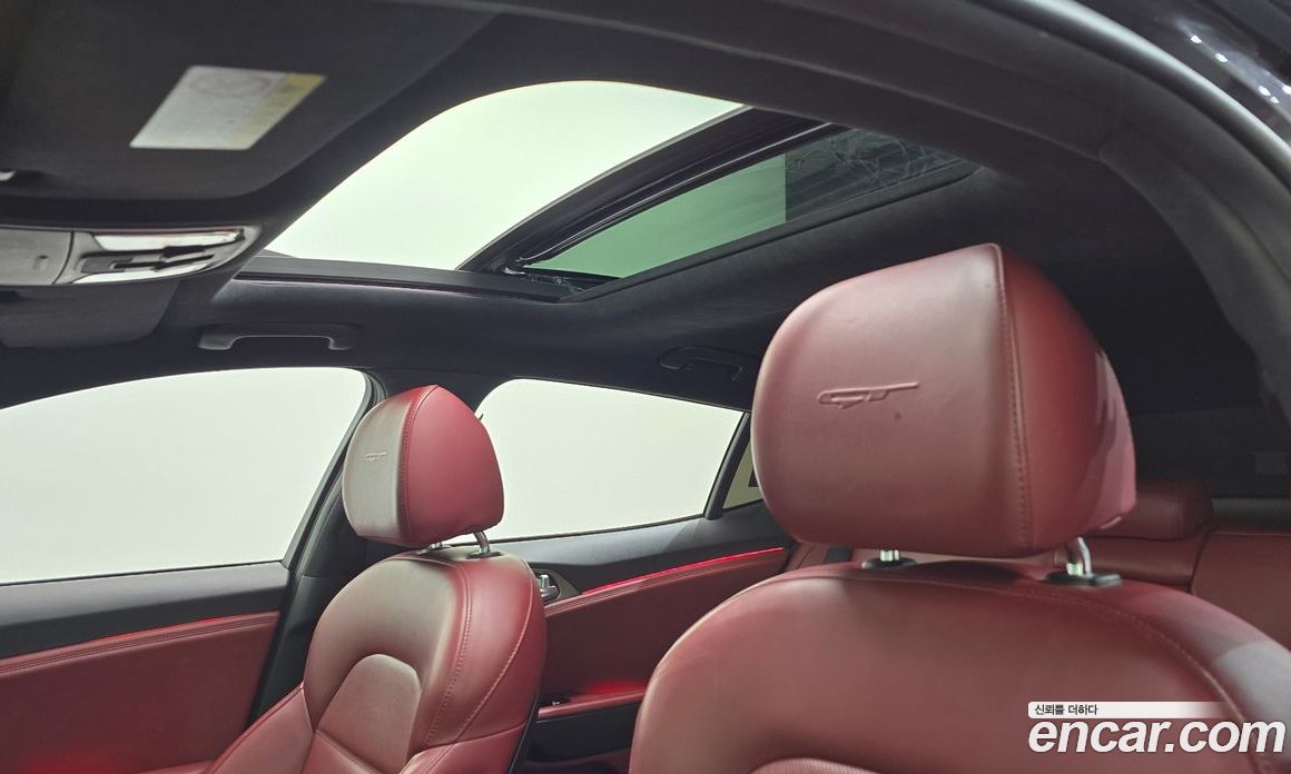 Kia Stinger фото 16