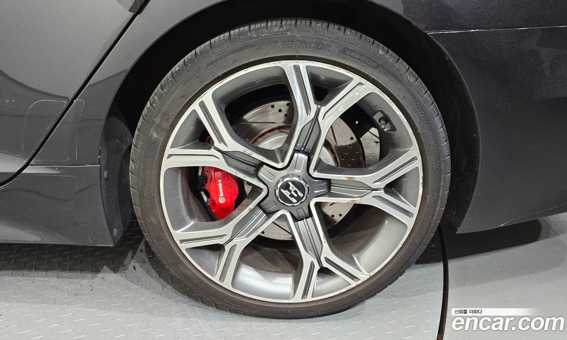 Kia Stinger фото 21