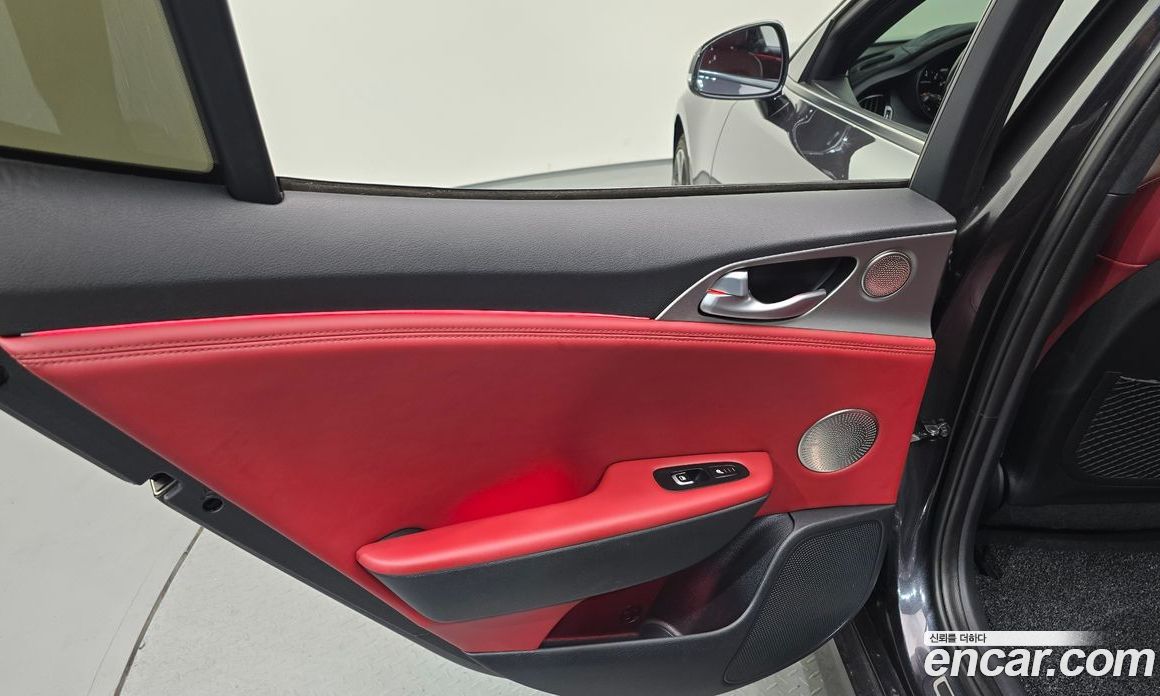 Kia Stinger фото 25