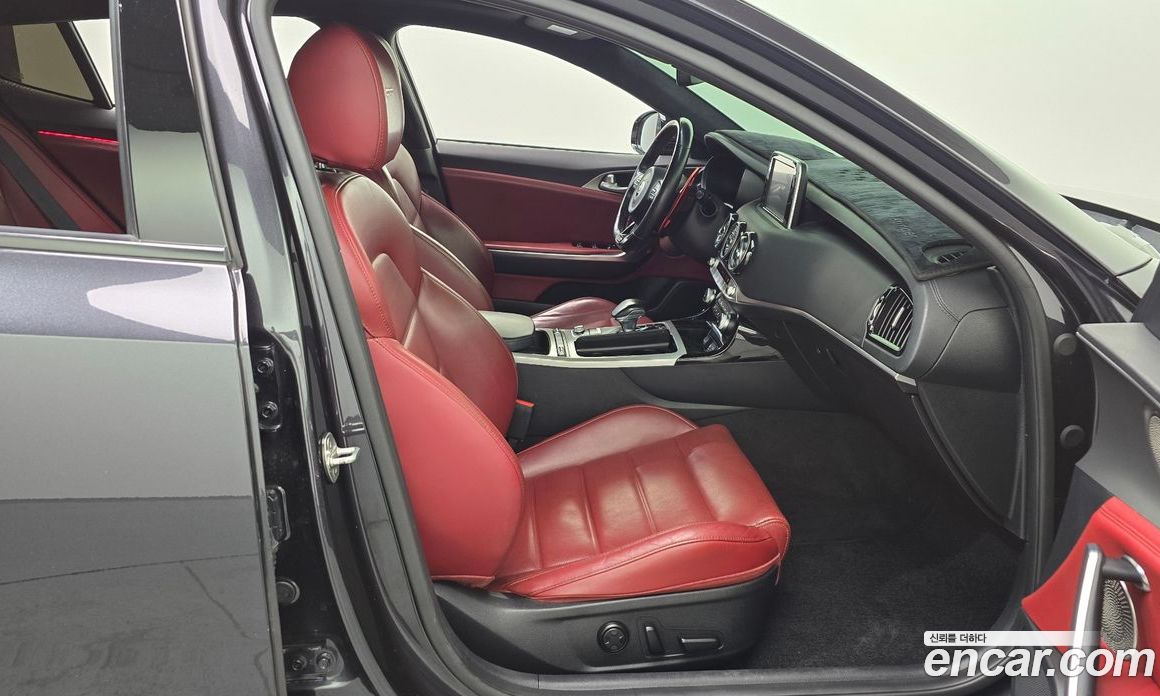Kia Stinger фото 26