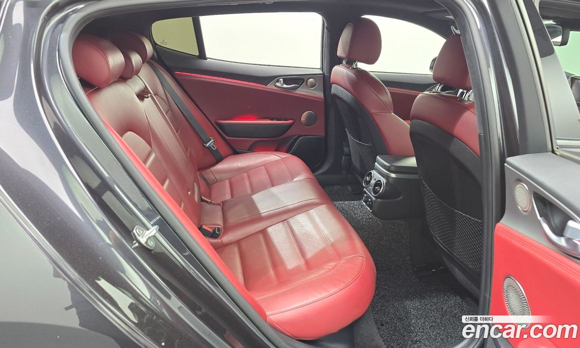 Kia Stinger фото 27