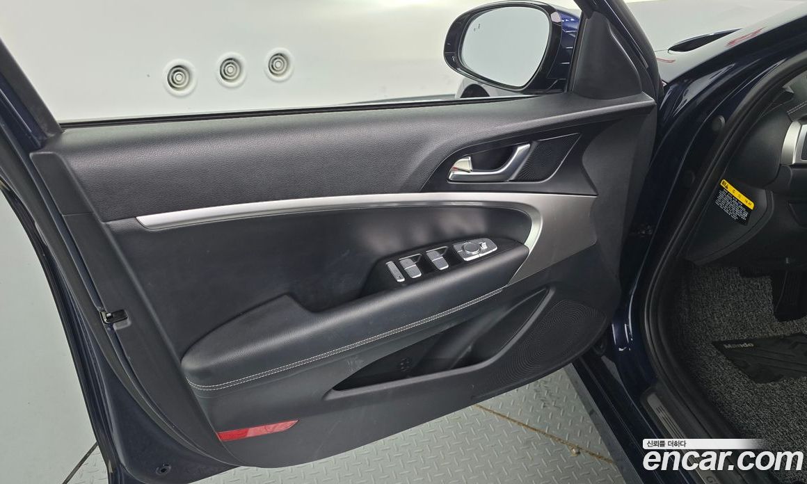Genesis G70 фото 24