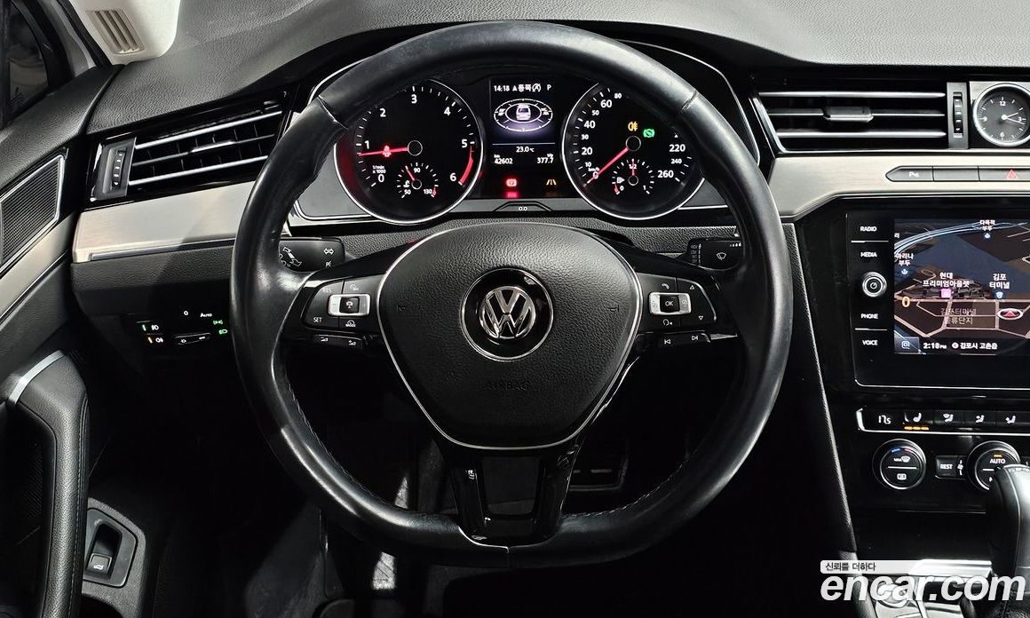 Volkswagen Passat GT (B8) фото 15