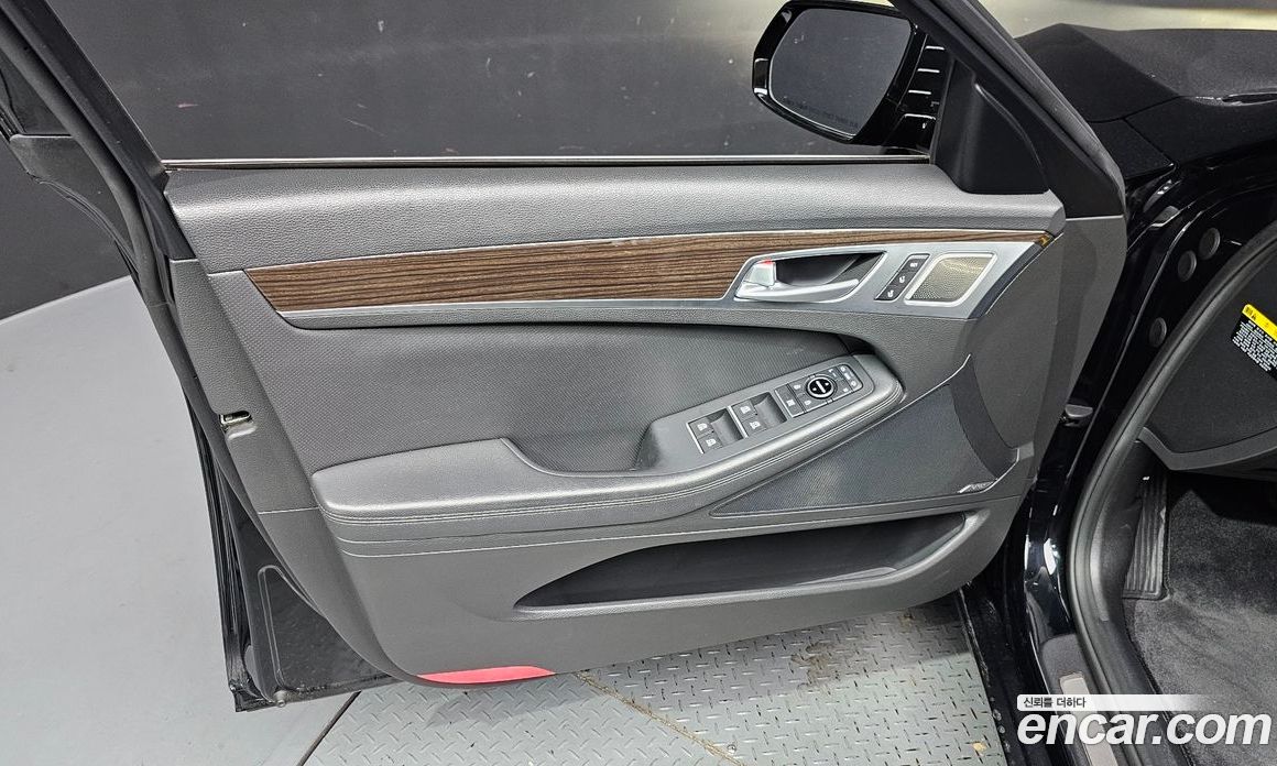 Genesis G80 фото 24