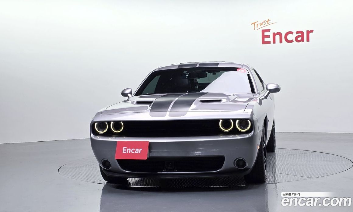 Dodge Challenger фото 3