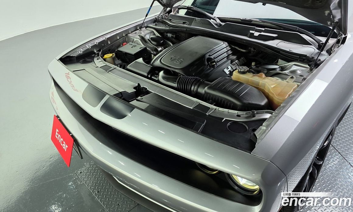 Dodge Challenger фото 6