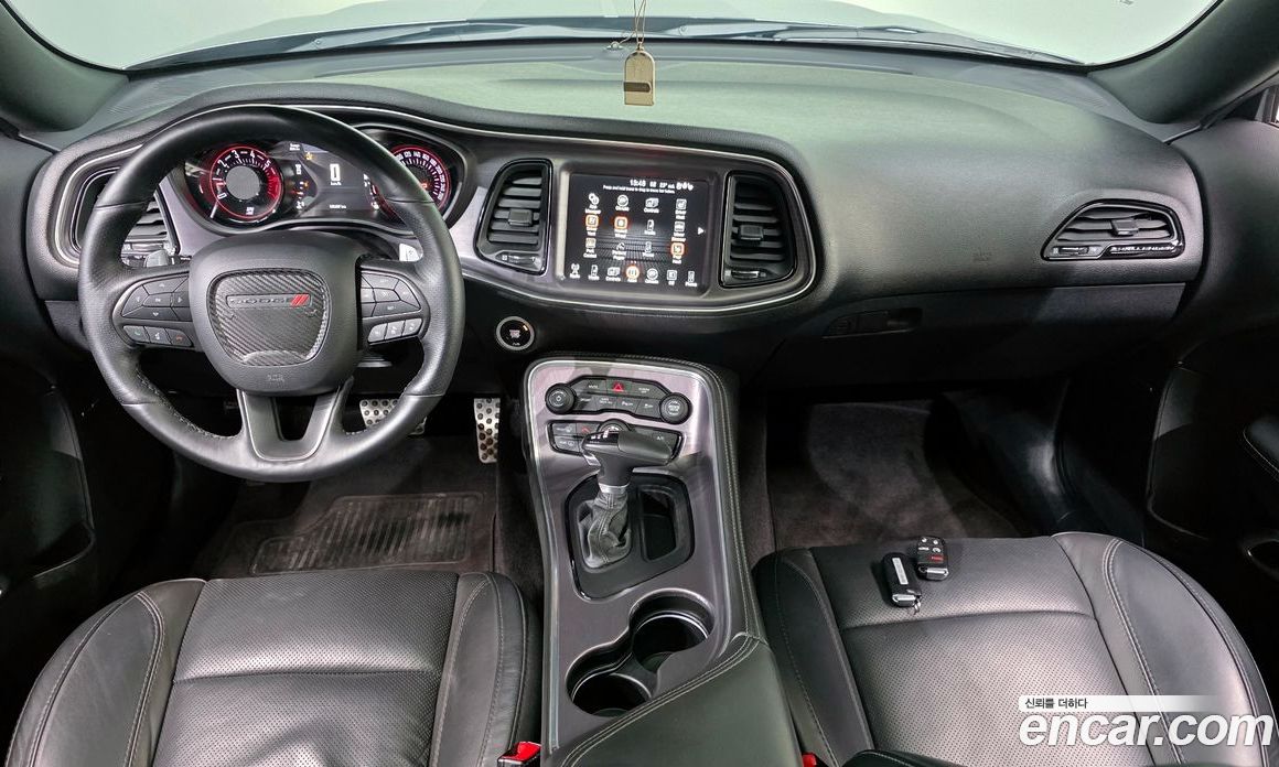 Dodge Challenger фото 7