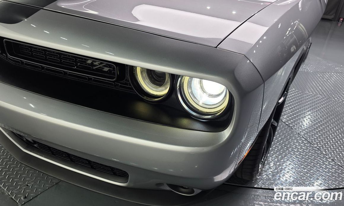 Dodge Challenger фото 22