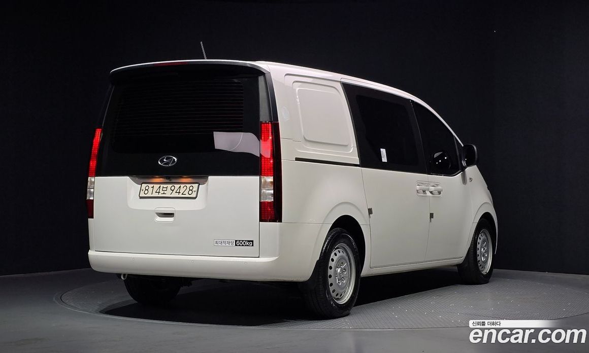 Hyundai Staria фото 2