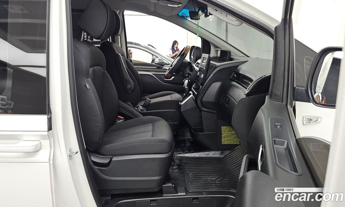 Hyundai Staria фото 11