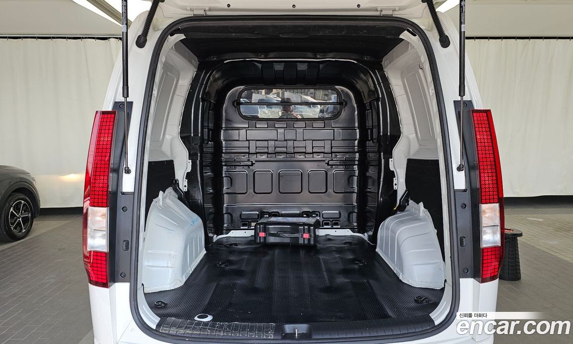 Hyundai Staria фото 20