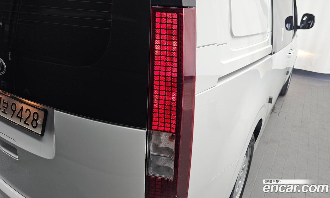 Hyundai Staria фото 23