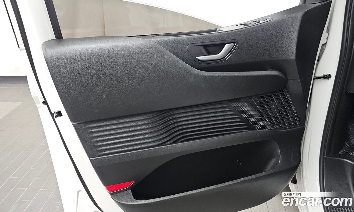 Hyundai Staria фото 24