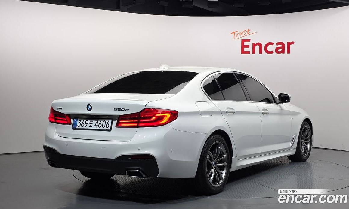 BMW 5-Series (G30) фото 2