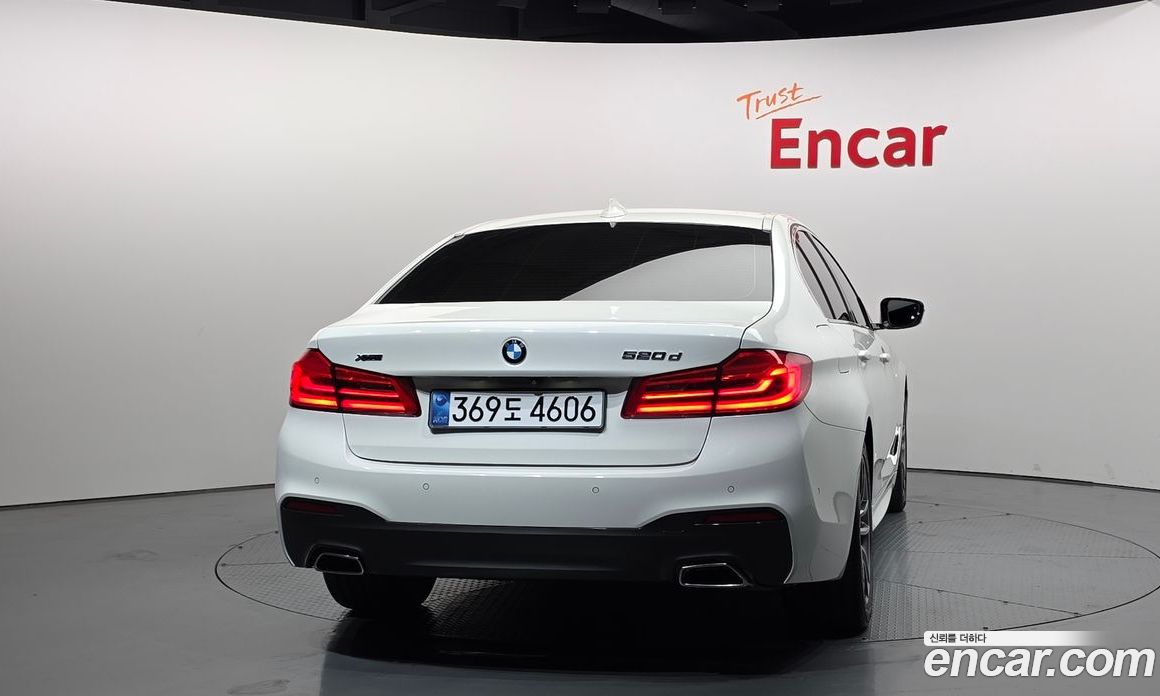 BMW 5-Series (G30) фото 4