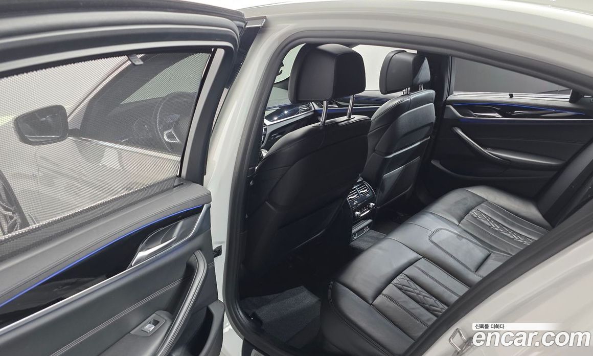 BMW 5-Series (G30) фото 17