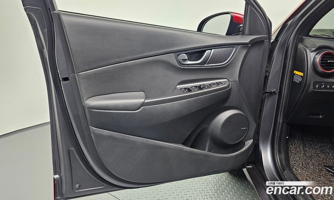 Hyundai Kona фото 24