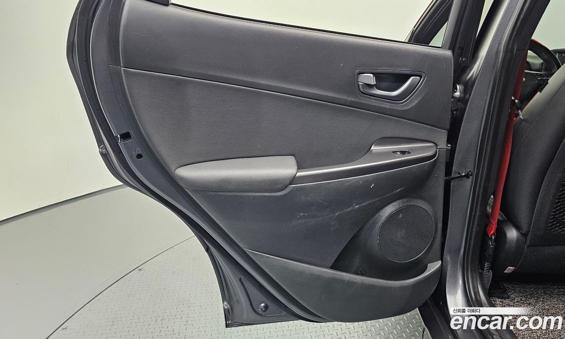 Hyundai Kona фото 25
