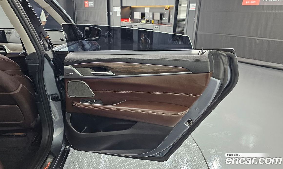 BMW 6-Series GT (G32) фото 25