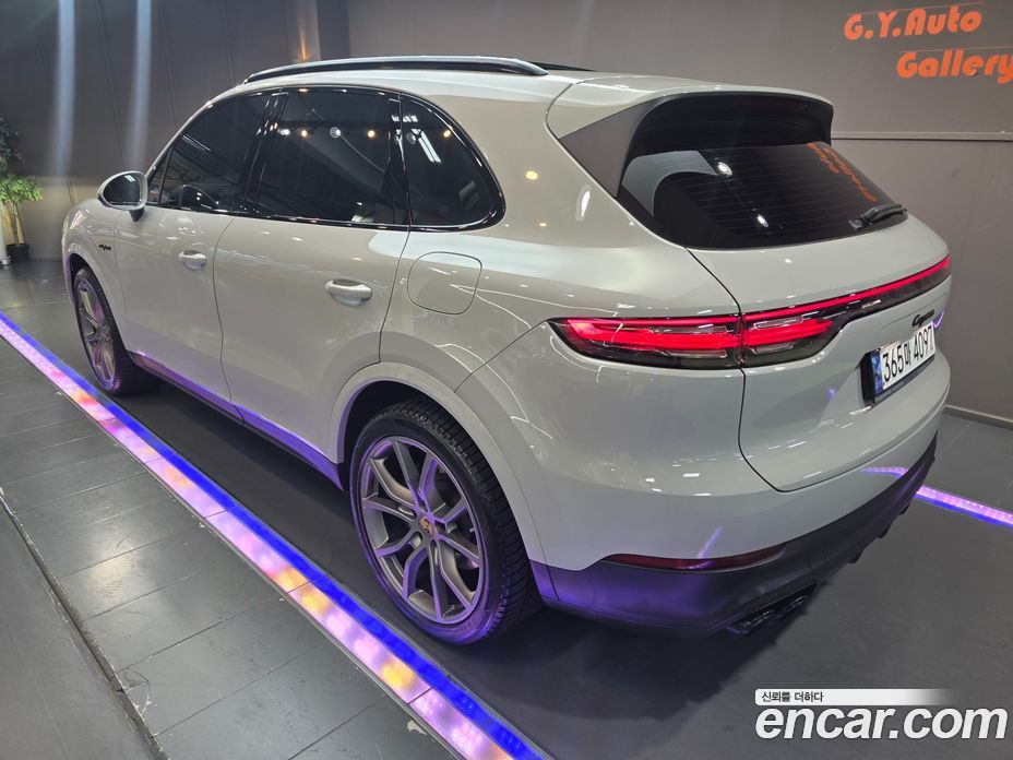 Porsche Cayenne 3rd Gen фото 2