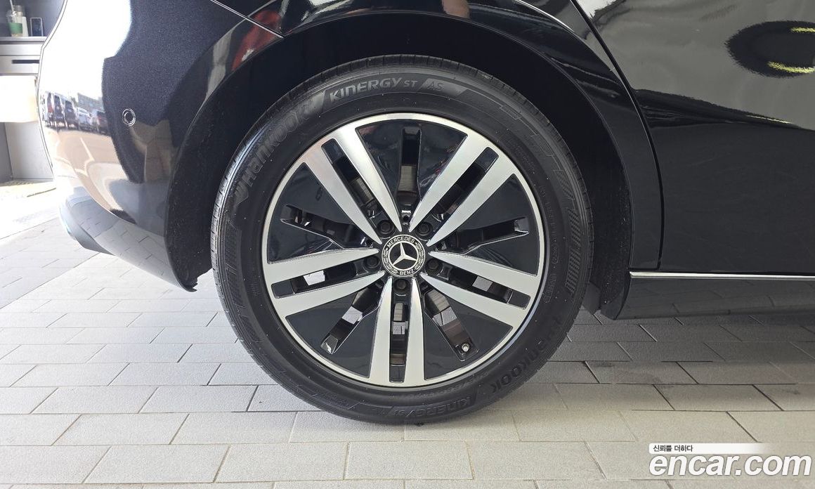 Mercedes-Benz A-Class W177 фото 5