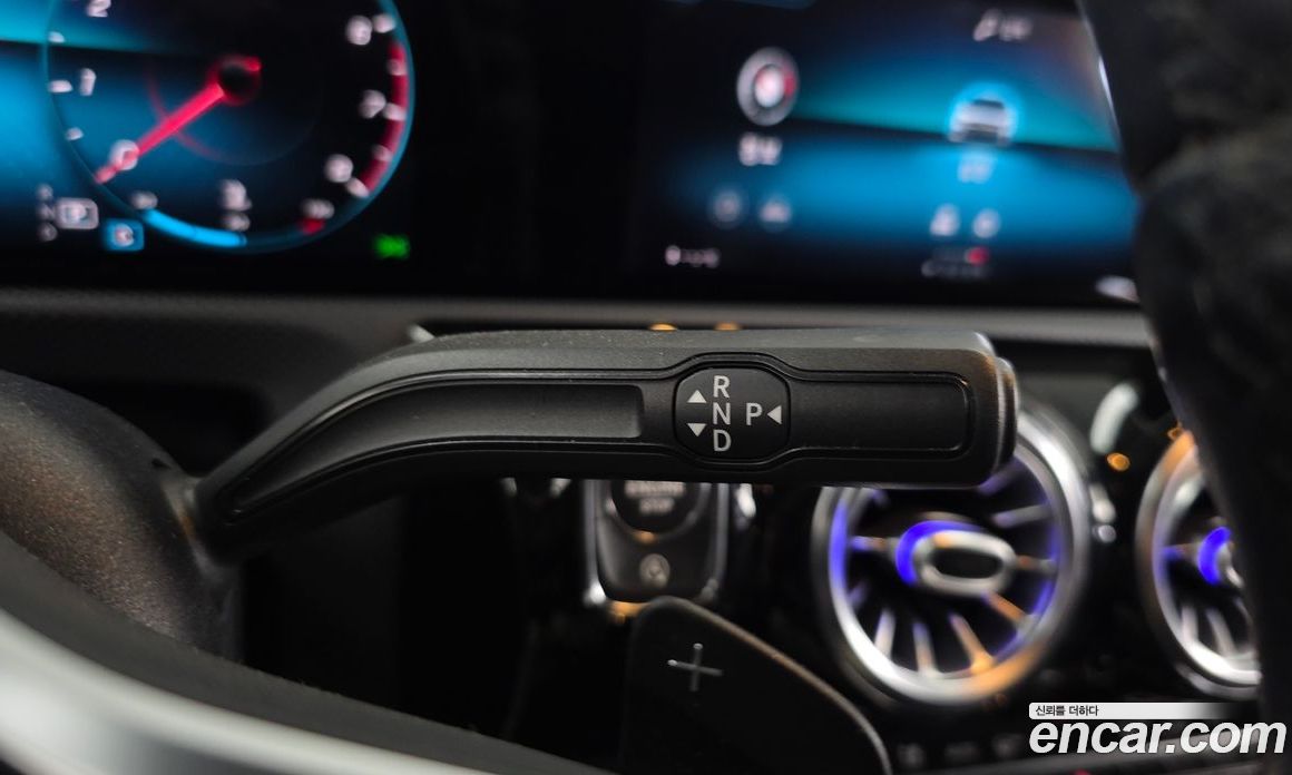 Mercedes-Benz A-Class W177 фото 9