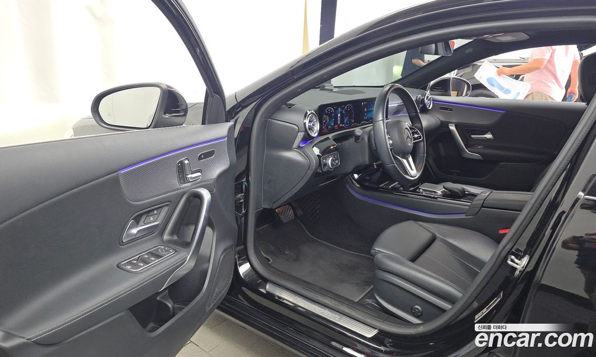 Mercedes-Benz A-Class W177 фото 10
