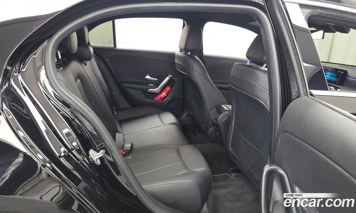 Mercedes-Benz A-Class W177 фото 12