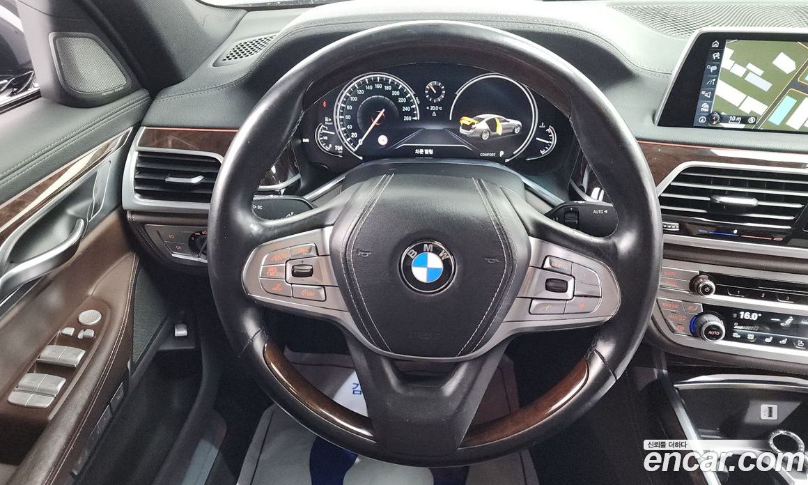 BMW 7-Series (G11) фото 13