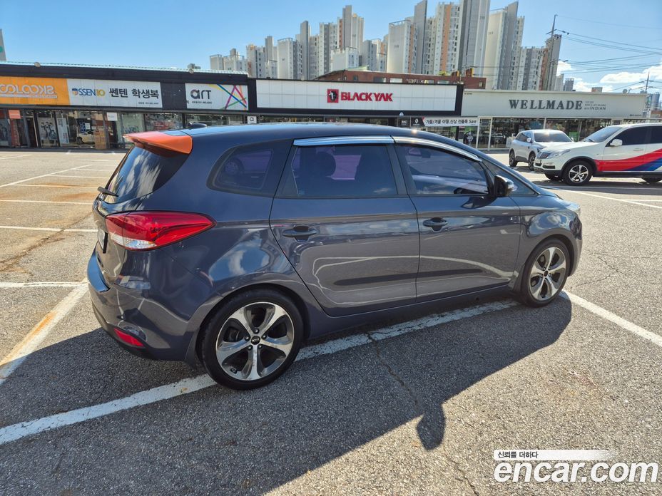Kia Carens 3rd Gen фото 4