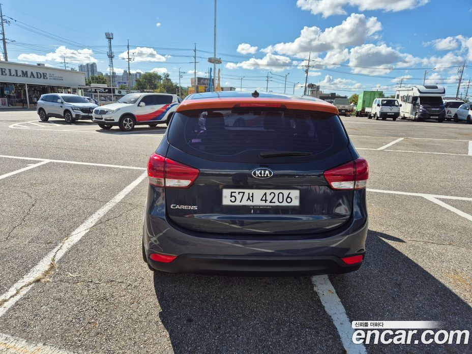 Kia Carens 3rd Gen фото 5