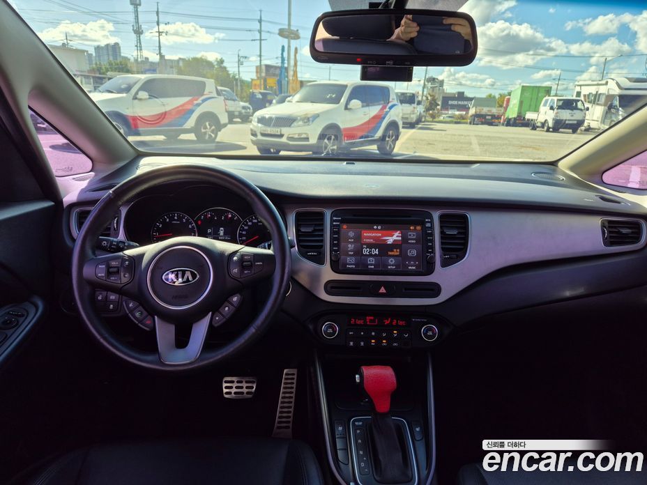 Kia Carens 3rd Gen фото 8