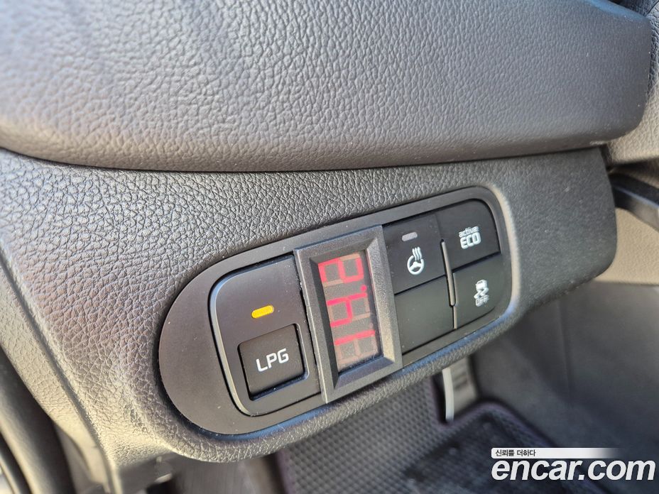 Kia Carens 3rd Gen фото 10
