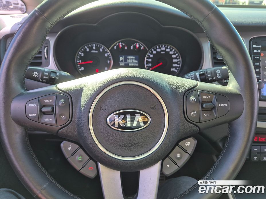 Kia Carens 3rd Gen фото 12