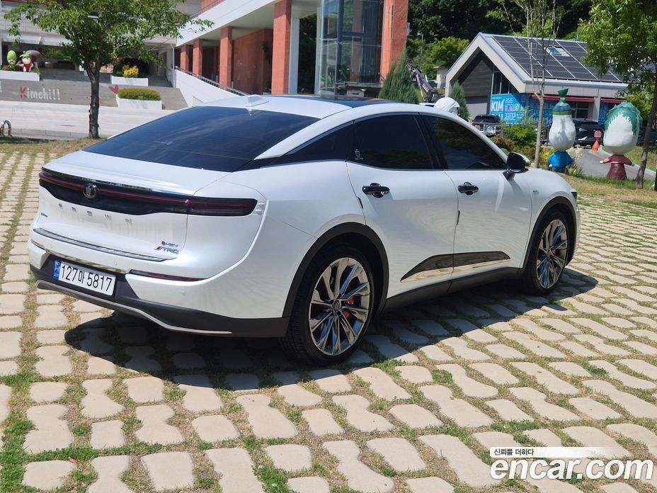 Toyota Crown Crossover фото 4