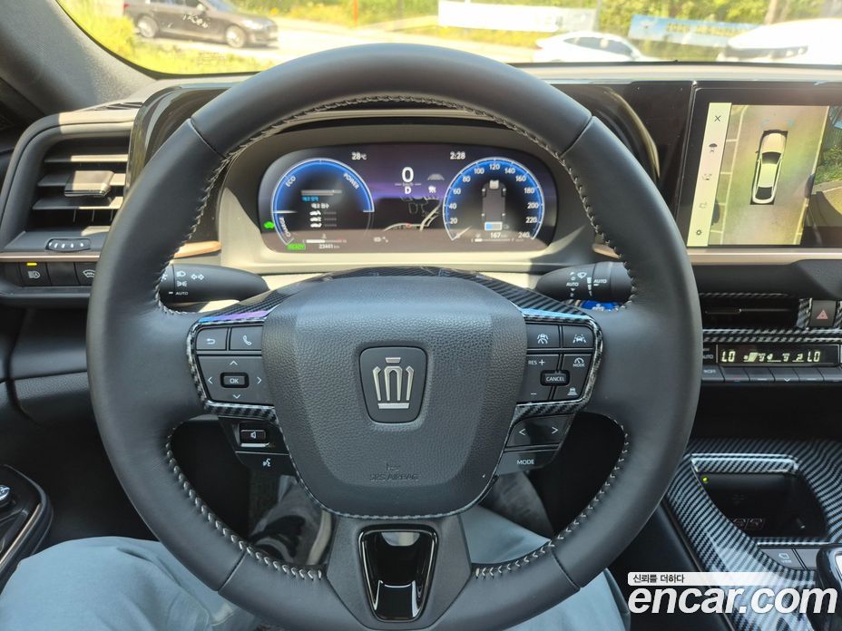 Toyota Crown Crossover фото 8