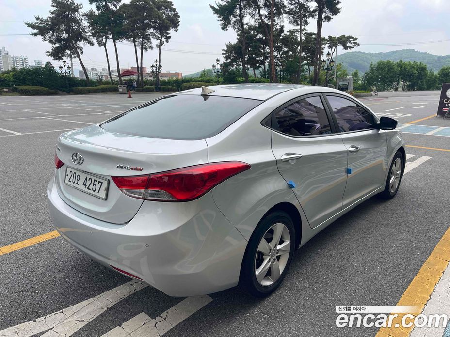 Hyundai Avante (MD) фото 4